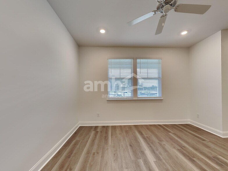 Building Photo - 106 Slice Dr