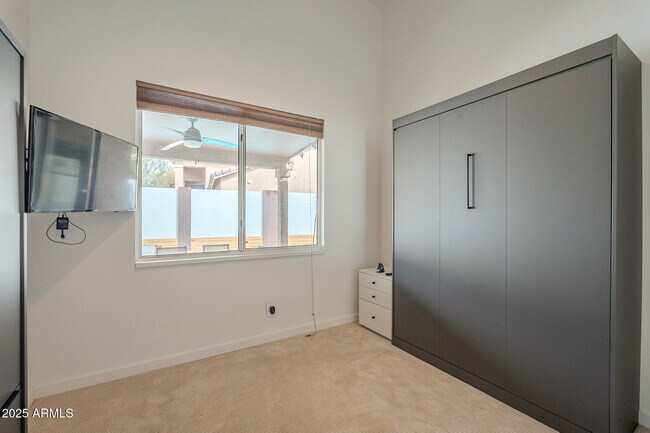 Building Photo - 9102 E Siesta Ln