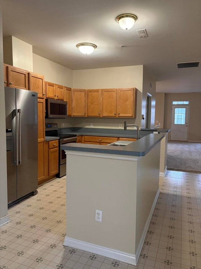 Building Photo - 534 Constitution St