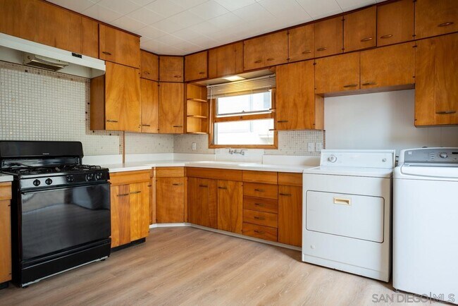 Building Photo - 3528 Herman Ave