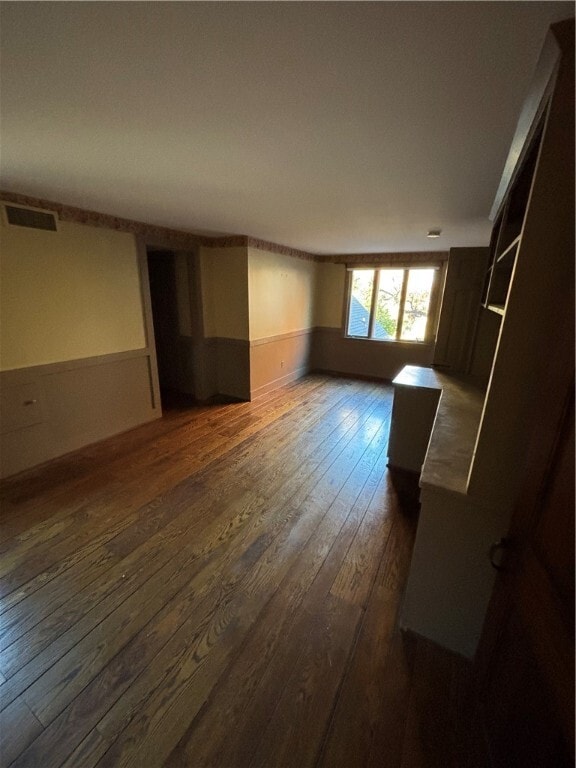 Building Photo - 930 W Bloomfield Rd