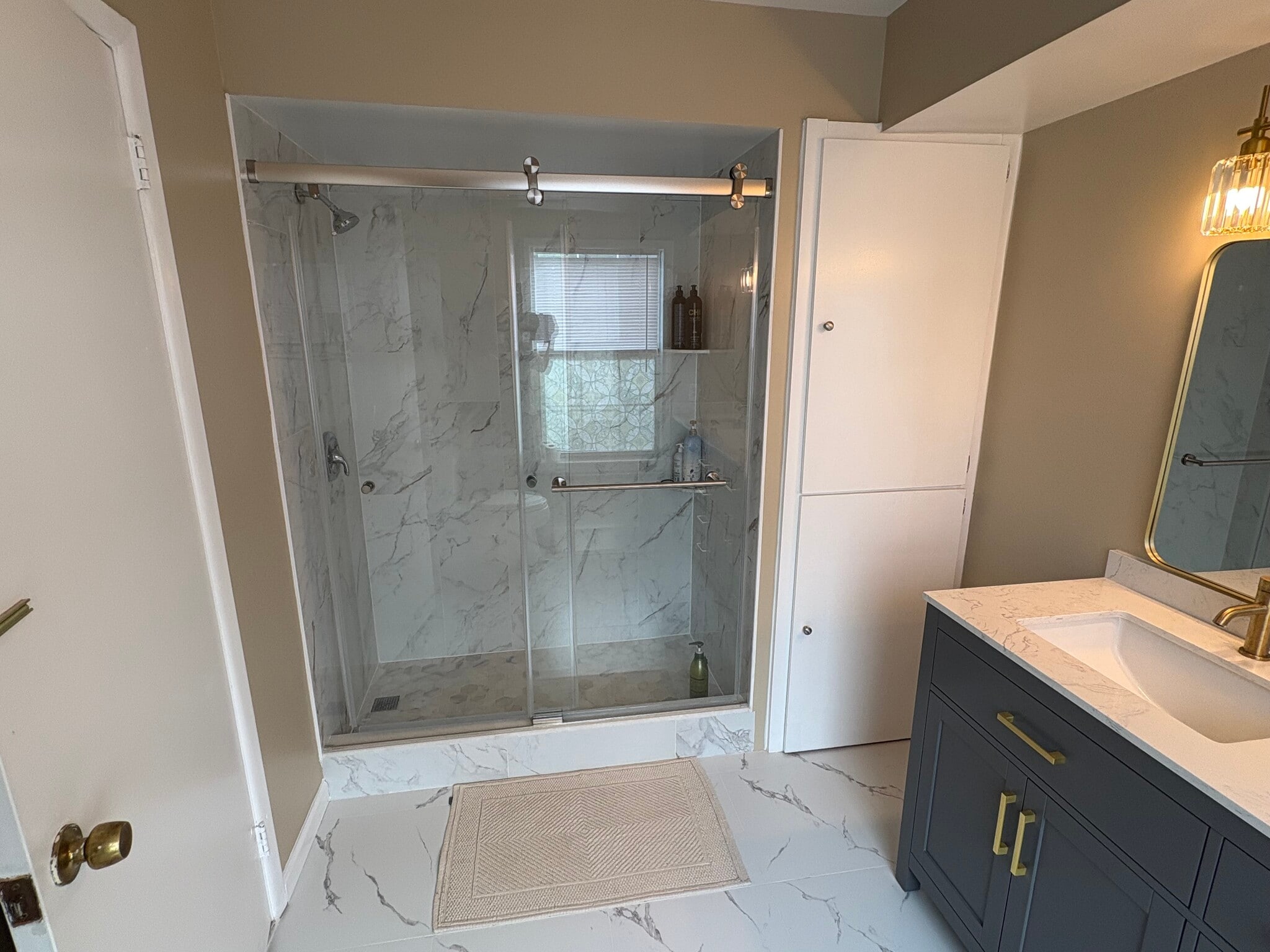 bathroom shower - 113 Cascade Ct