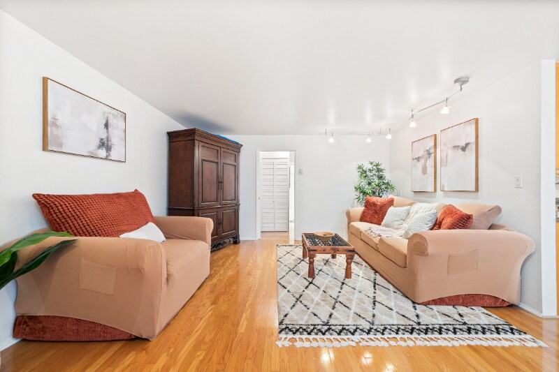 Building Photo - 1926 Glendon Ave