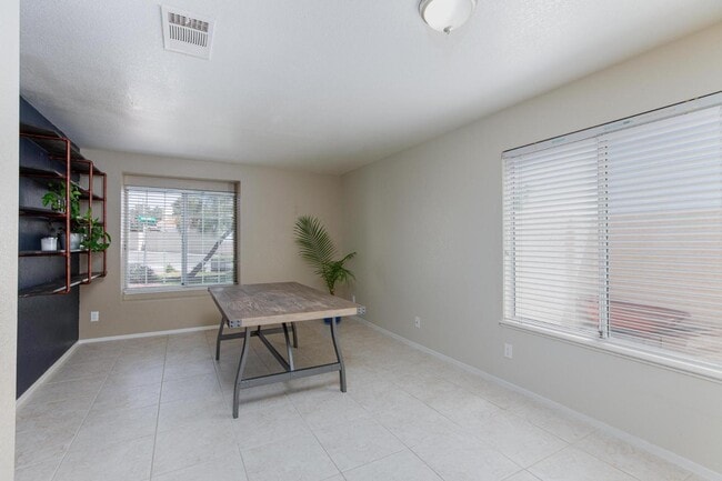 Building Photo - 9817 Dardanelle Ct