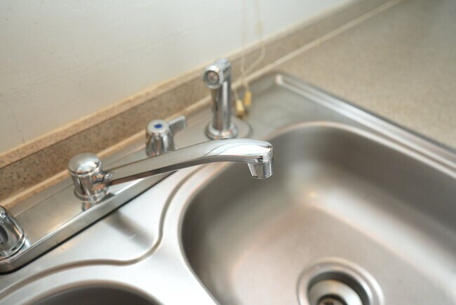 Building Photo - 2321 Fontaine Ave Ext