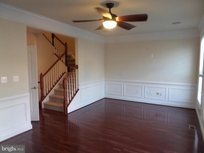 Building Photo - 15998 Greymill Manor Dr