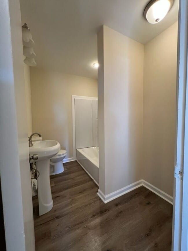 Building Photo - Roomy 3 bedroom/2 bath home on 1 acre in Phenix City!