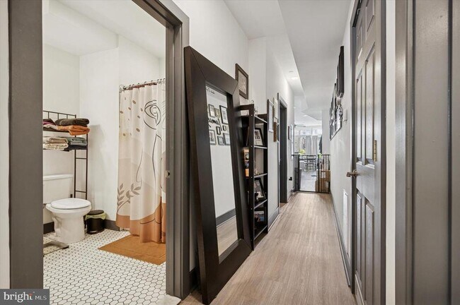 Building Photo - 124 Levering St