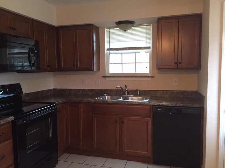 Building Photo - 301 Montgomery St