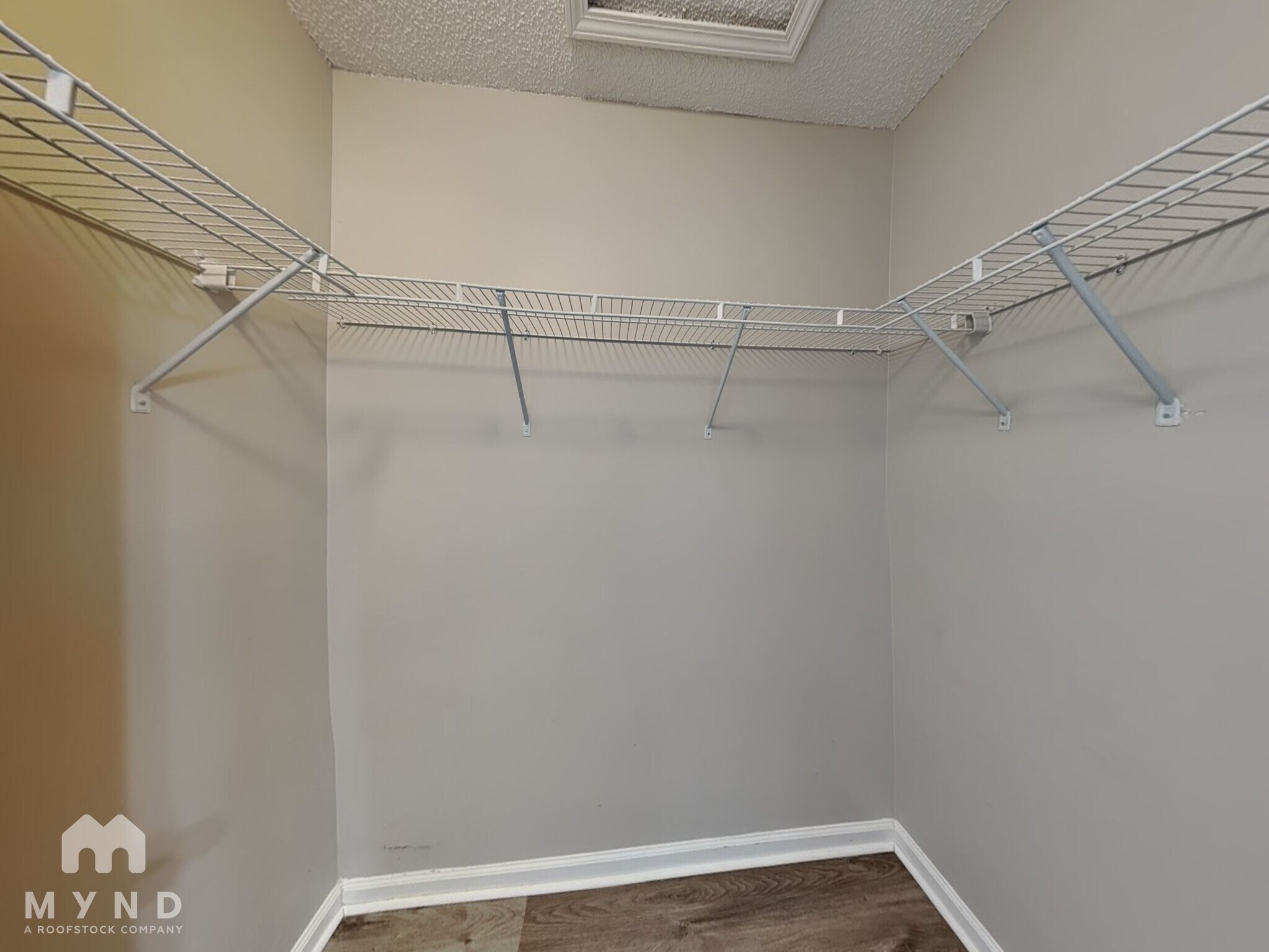 Building Photo - 3442 Volley Dr