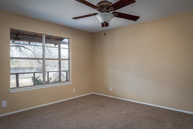 Building Photo - 122 Garden Crest Cir