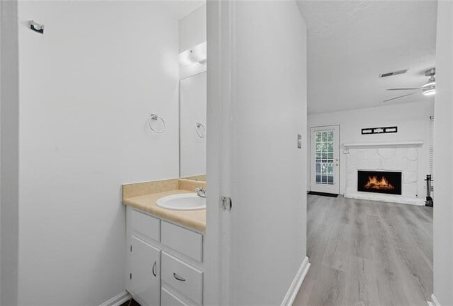 Building Photo - 6615 Sienna Ct