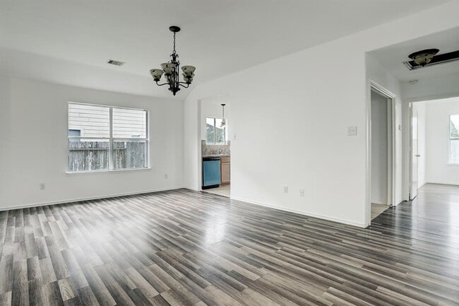 Building Photo - 11010 Clear Villa Ln