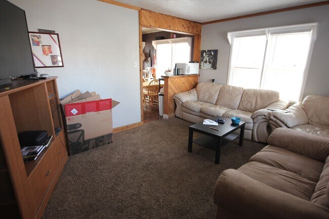 Building Photo - 3-Bed, 1 Bath just south of BYU campus!