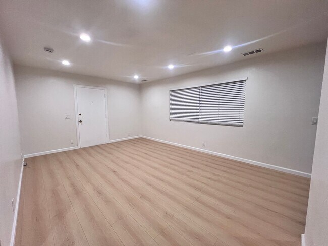 Building Photo - 1340 Homestead Rd