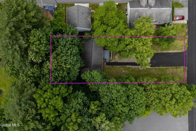 Building Photo - 99 1/2 Walworth St