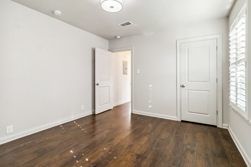 Building Photo - 124 Harmon Dr