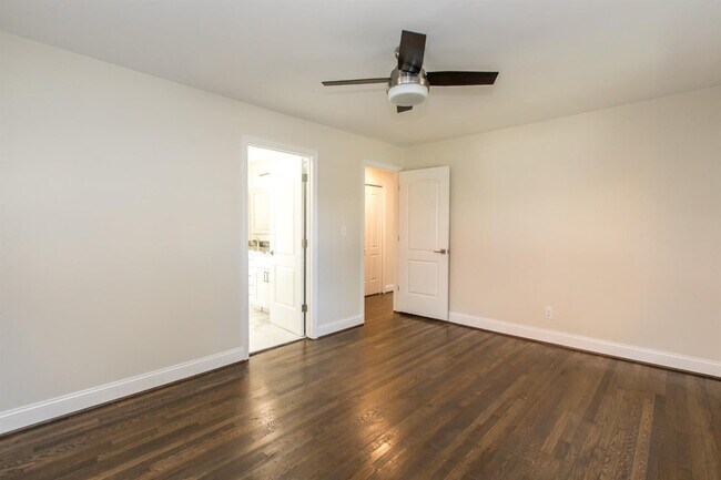 Building Photo - 564 Claymont Dr