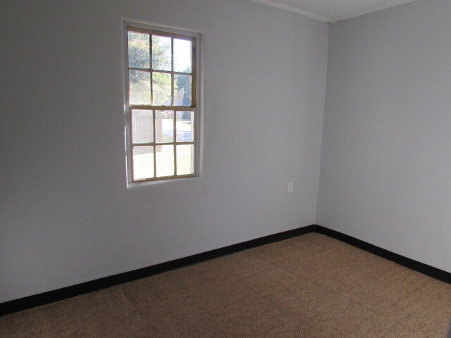 Building Photo - 7 Burgess Ct