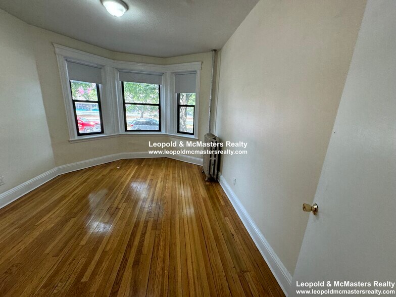 Building Photo - 230 Fuller St