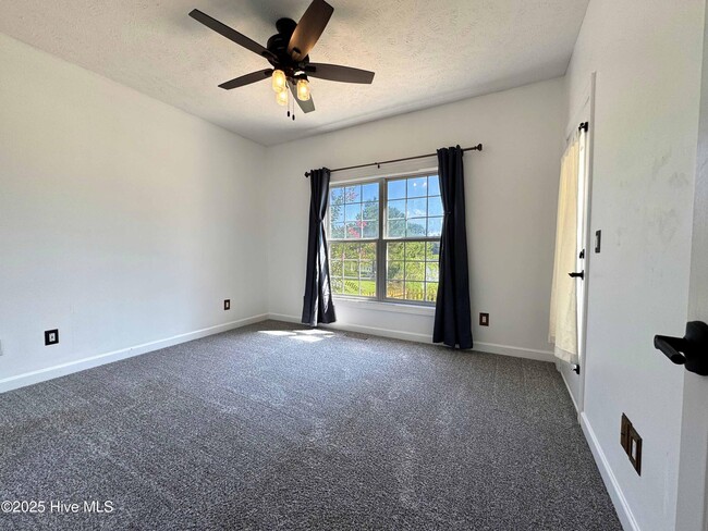 Building Photo - 130 Presnell Ct