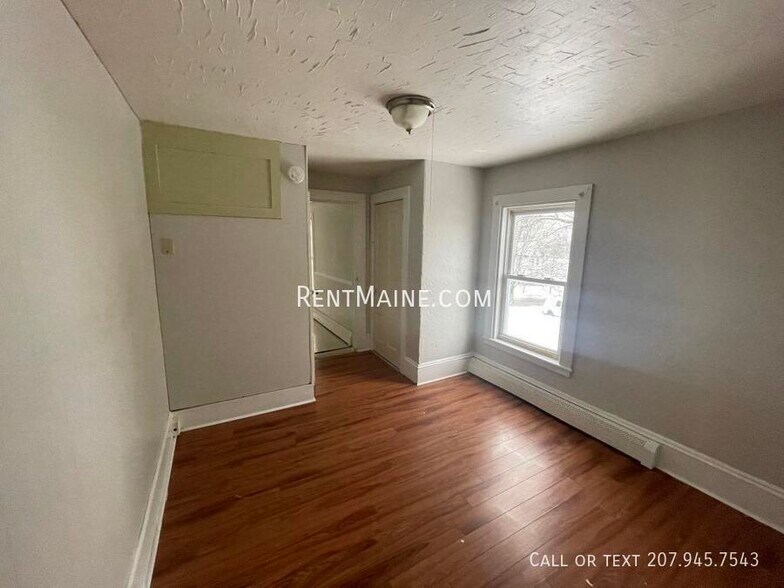 Building Photo - 22 Birch St