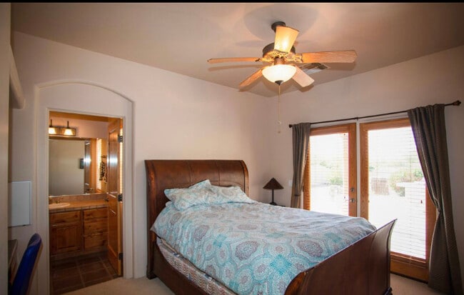 Building Photo - 19725 W Meadowbrook Ave