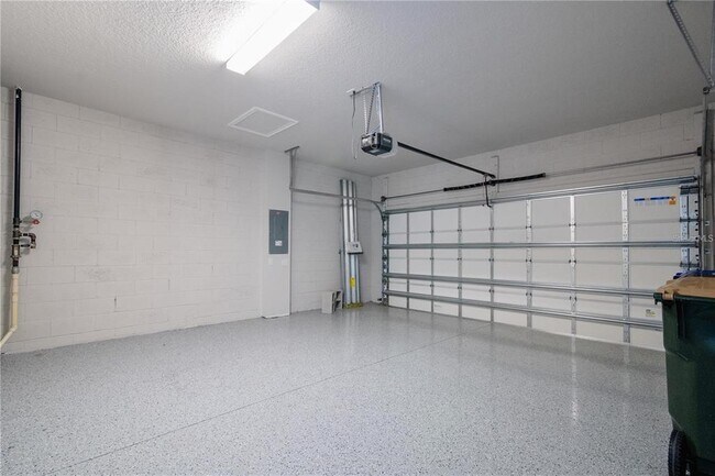 Building Photo - 12556 Somatic Ct