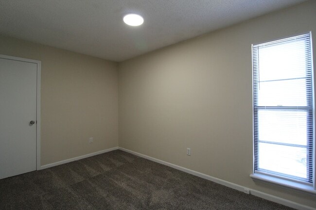 Building Photo - April FREE On This Fully Remodeled 2 Bedroom 1.5 Bath Duplex In Olathe