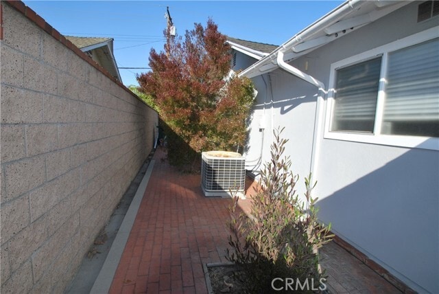 Building Photo - 3001 Coleridge Dr
