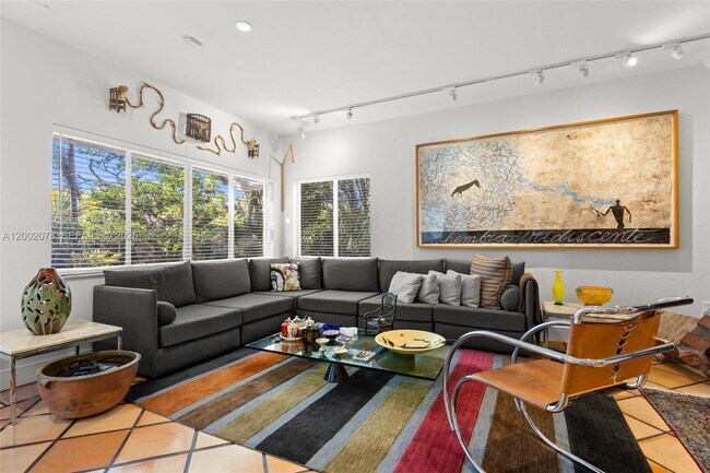 Building Photo - 482 NE 93rd St