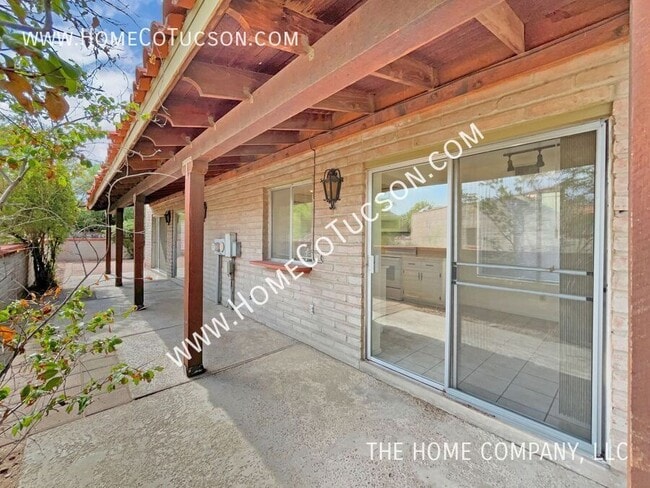 Building Photo - 8540 N Calle Tioga