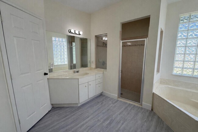 Building Photo - 1168 Hatteras Cir