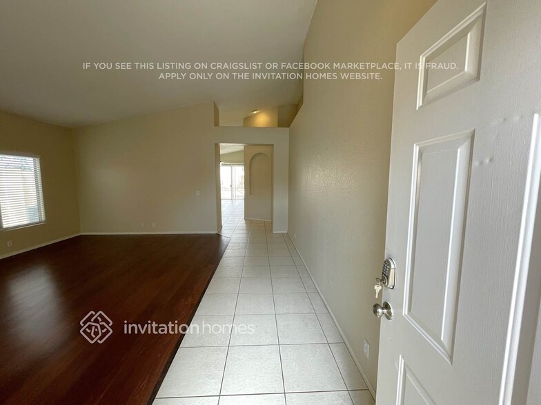 Building Photo - 11432 W Dana Ln