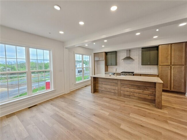 Building Photo - 317 Palisade Wy