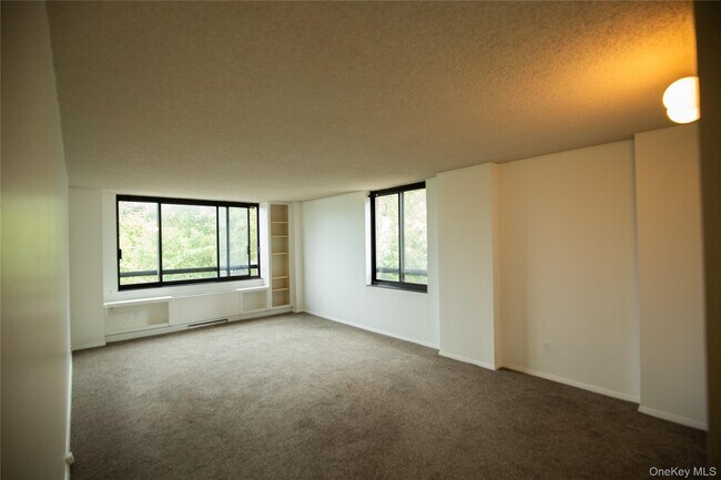 Building Photo - 2287 Johnson Ave