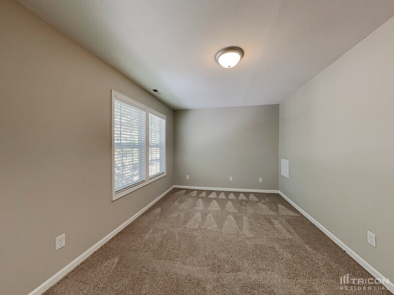 Building Photo - 2820 Oasis Ln