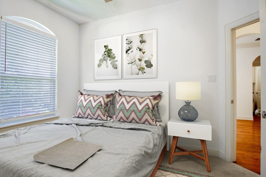 Building Photo - Luxurious Lower Greenville home walkable to shops & eateries