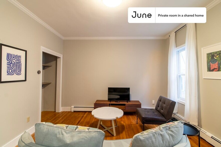 Building Photo - Room in Shared 5 bed/2 bath home