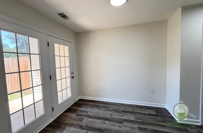 Building Photo - 522 Mcneely Cir