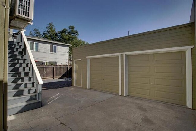 Building Photo - 3014-3014 4th Ave