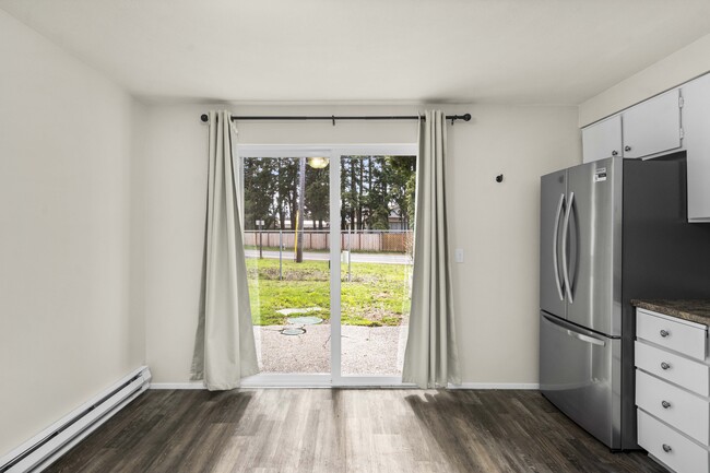 Patio door - 523 159th St E