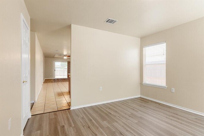Building Photo - 7400 Cayenne Ln