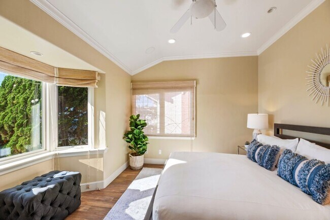 Building Photo - Stunning, Luxury La Jolla Shores Location with Panoramic Ocean Views!!