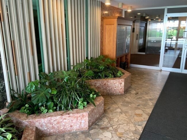 Building Photo - 41 Park St