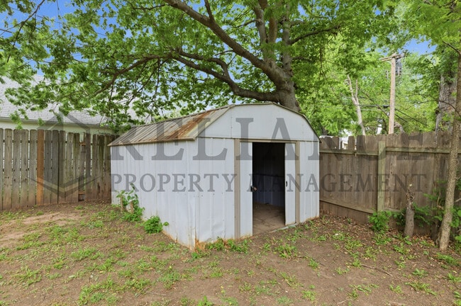 Building Photo - 571 S Roosevelt St