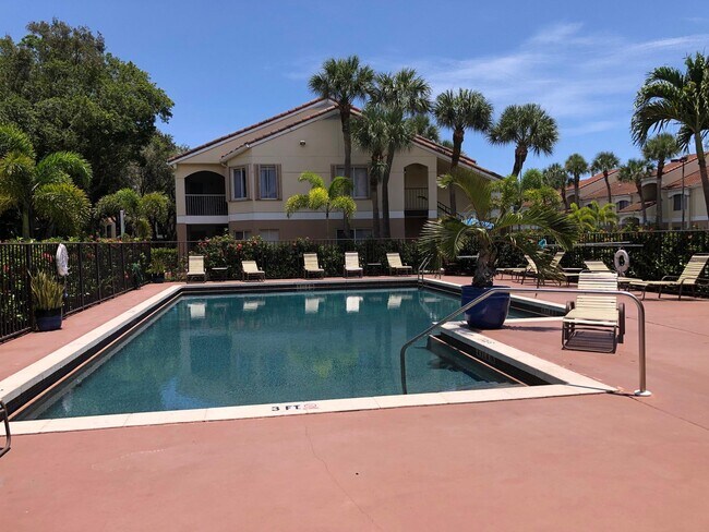 Building Photo - 815 Boynton Beach Blvd