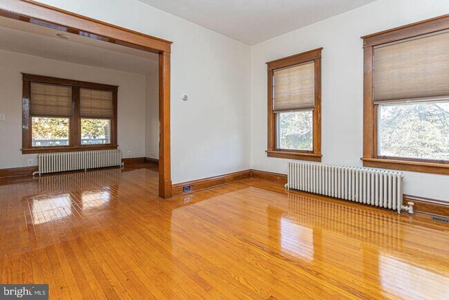Building Photo - 1525 Yardley Newtown Rd