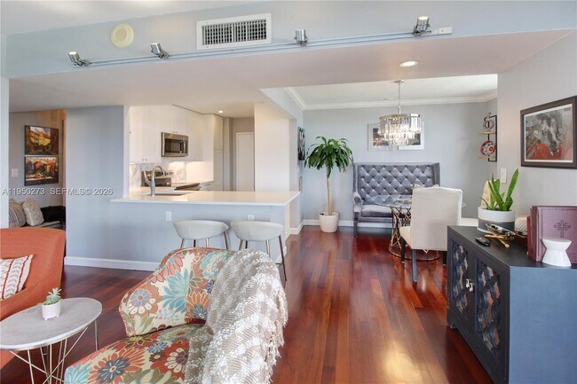 Building Photo - 1625 SE 10th Ave