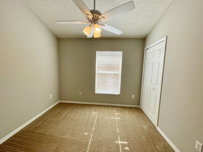 Building Photo - CUTE HOME IN SOUTHEAST ORLANDO